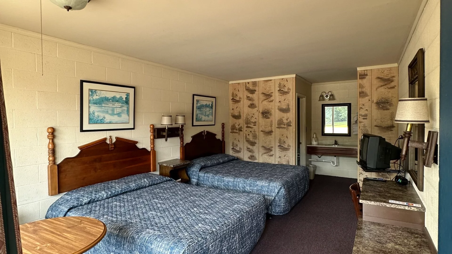 Paris Landing Motel Inc