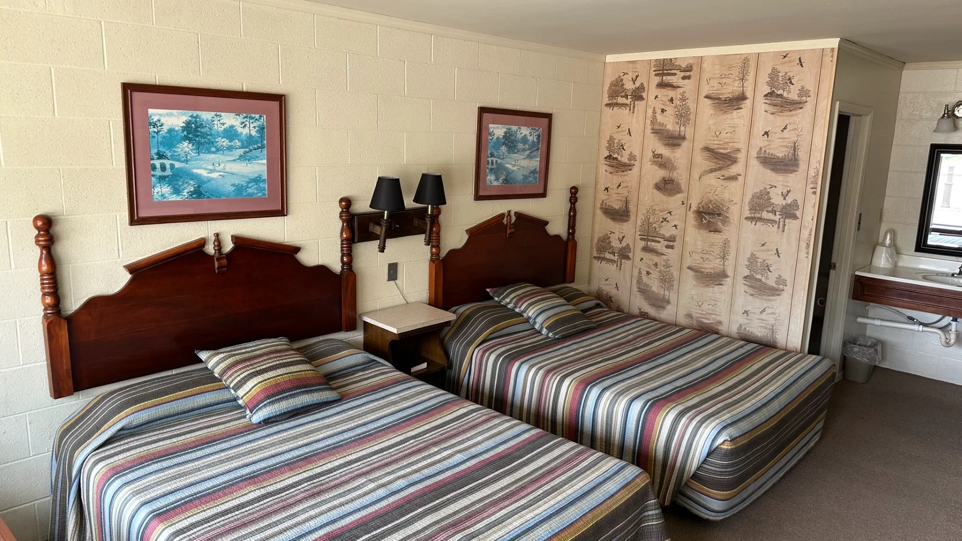Paris Landing Motel Inc