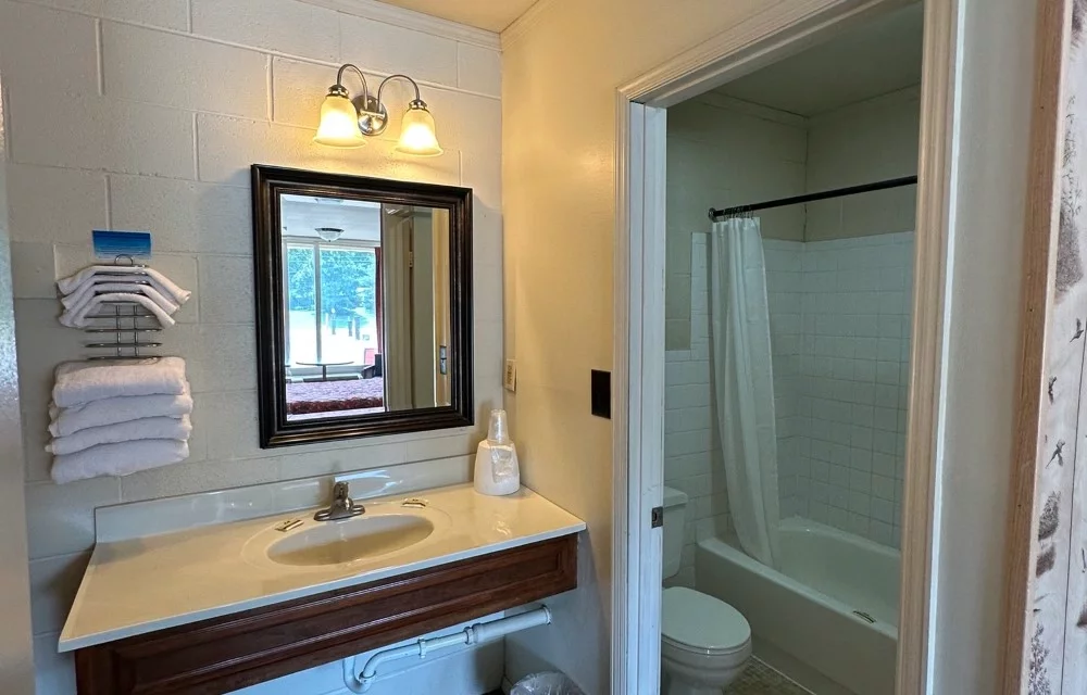 Paris Landing Motel Inc